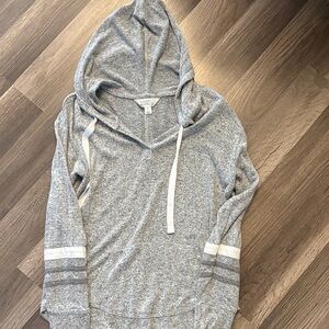 Market & Spruce Light Heather Gray Hooded V-Neck Sweater with Sleeve Stripes